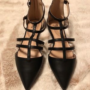 Journee Collection Dorsey Strappy Flats